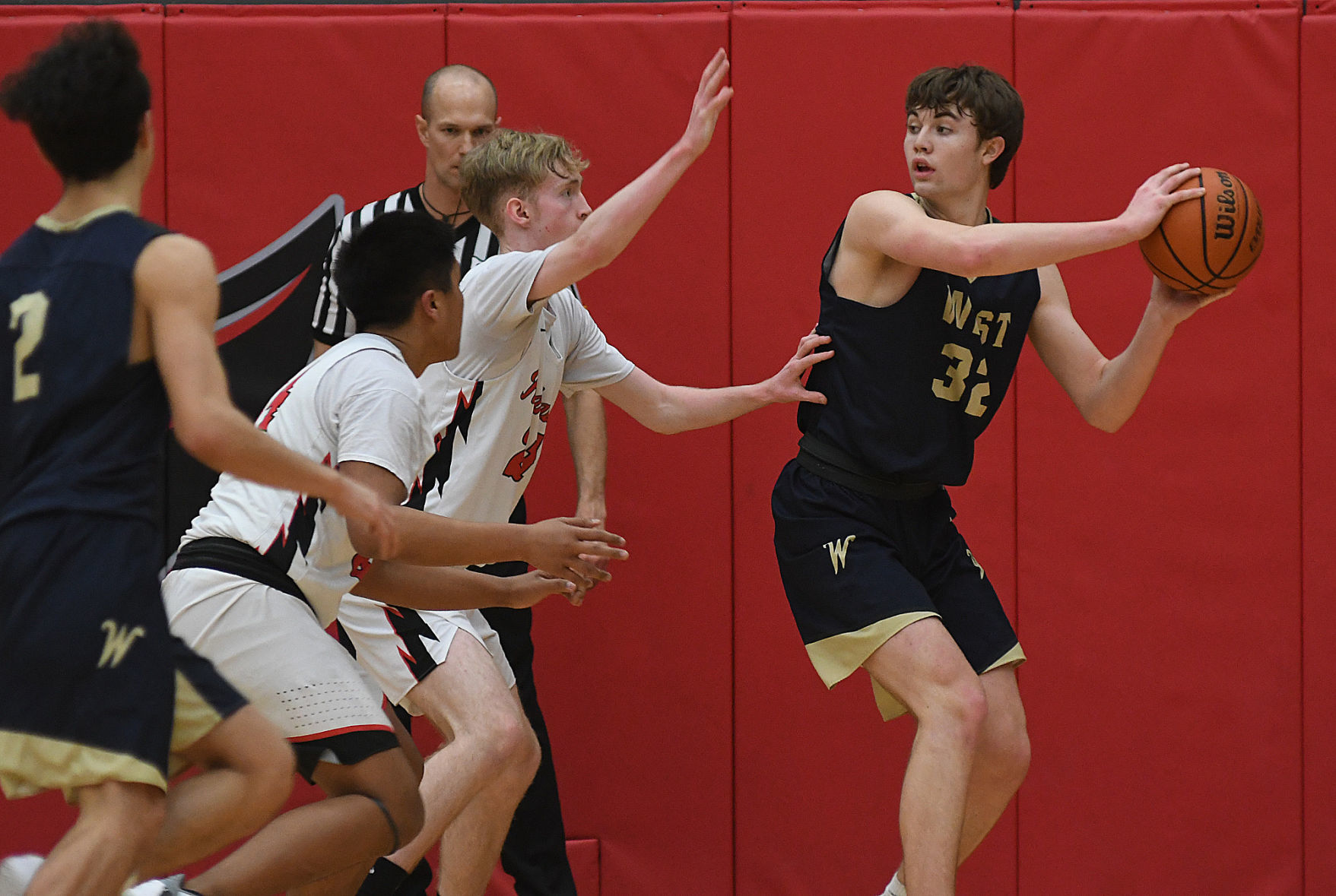 Bulldogs vs RedHawks Boys06